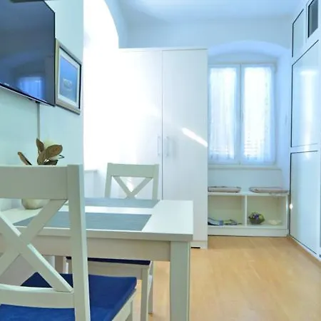 Gæstehus Center Helena 3*